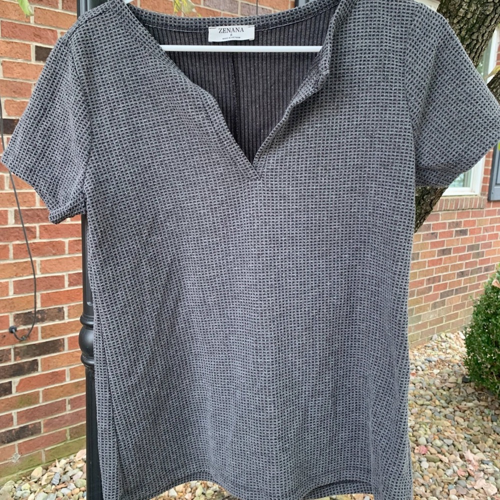 Zenana Women's Gray Waffle Knit V Neck Short Sleeve Casual Top Blouse